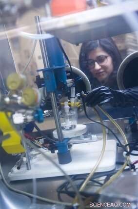 Innovative Battery System Captures CO₂ from Power Plant Exhaust for Safe Disposal