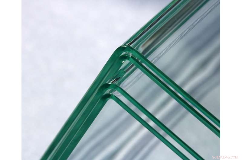 Mastering the Art of Perfectly Bending Flat Glass Around Corners