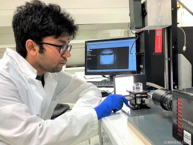 Innovative Coating Technique Enhances Liquid Drug Delivery