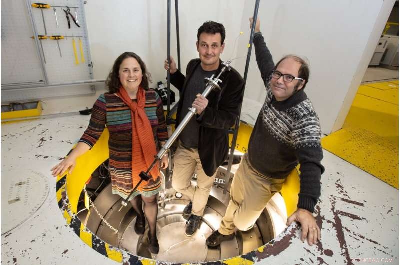 Why Some Crystals Shrink When Heated: A Scientific Explanation