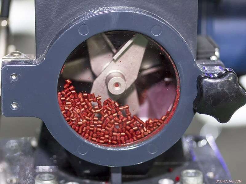 Nanoconfined Reactions Unveiled: A Breakthrough for Efficient Catalytic Design