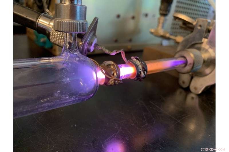 Silicon Nanocrystal Breakthrough: Precise Photon Splitting & Summation