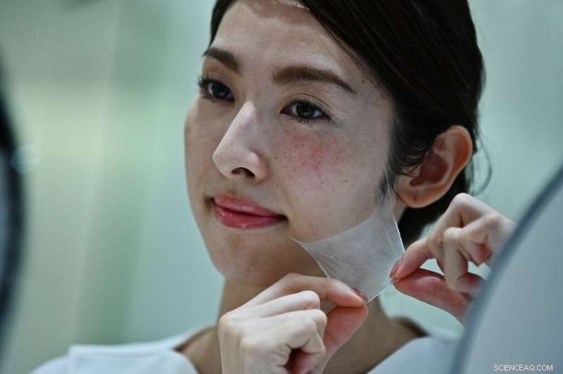 Japan Company Unveils Ultra‑Fine Spray‑On Facial Mask – The First ‘Second Skin’
