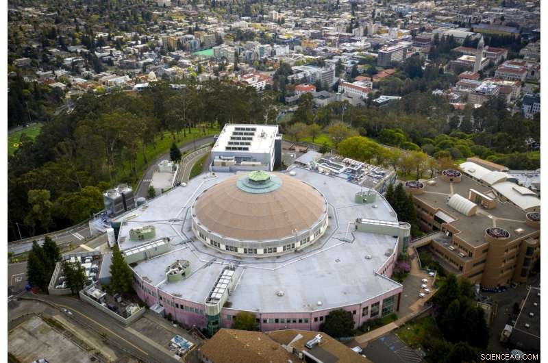 Berkeley Lab X‑Ray Facility Staff Accelerate COVID‑19 Research