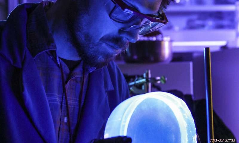 Sandia Scientists Develop Clear, Radiation‑Detecting Plastic with Improved Stability