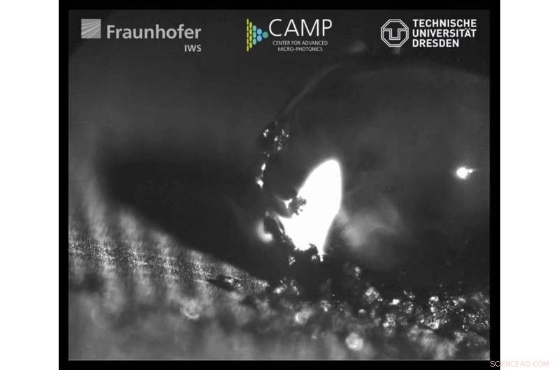 Scientists Engineer Self‑Cleaning Aluminum Surface, Eliminating Scrubbing and Chemical Use