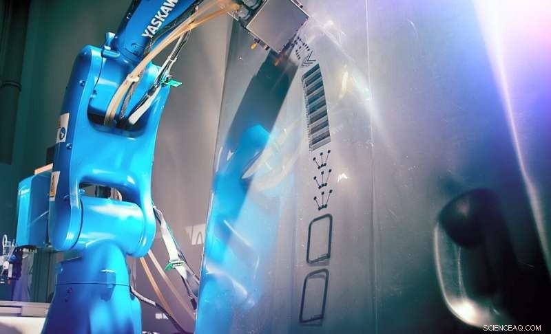 Mass-Produced Individualized Products: Merging Digital Manufacturing with Personalization