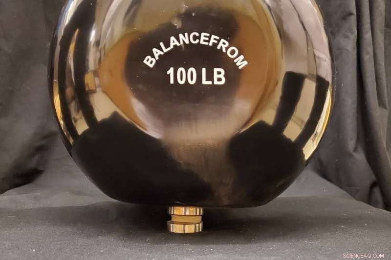 Lab Breakthrough: First Gel-Based Cartilage Mimic Strong Enough for Knee Replacement