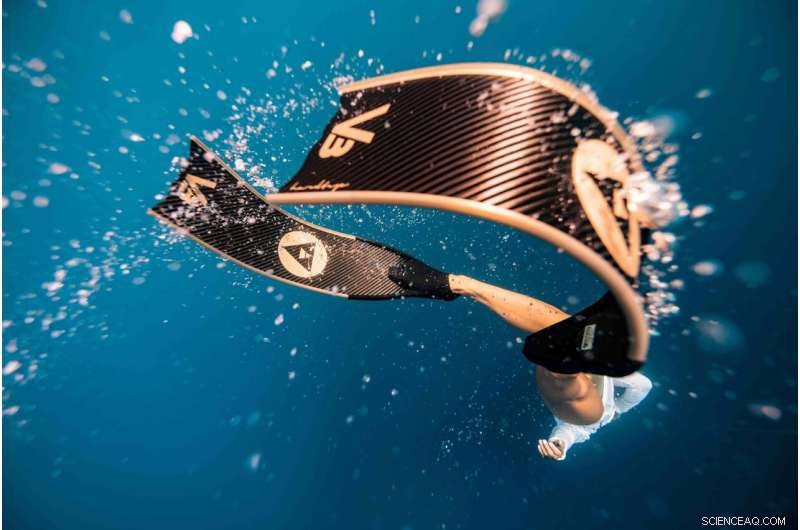 Enhance Diving Fins with Nano‑Materials for Superior Strength and Durability