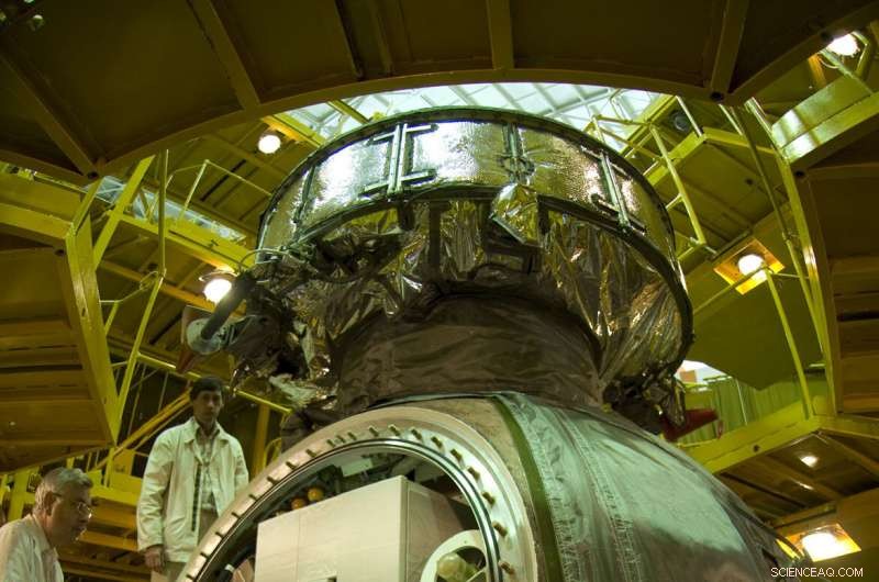 Analyzing the Recent Oil Spill in Mauritius Using Copernicus Sentinel‑2 Data