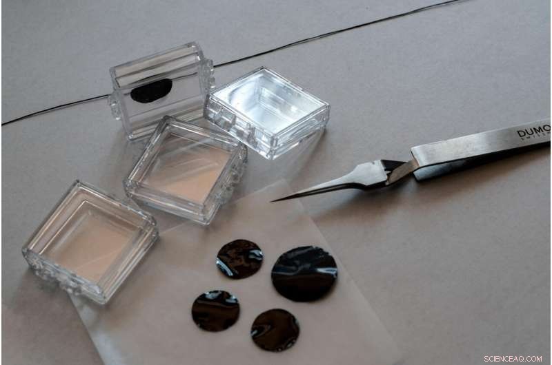 New Carbon Membranes Dramatically Improve Para‑Xylene Separation