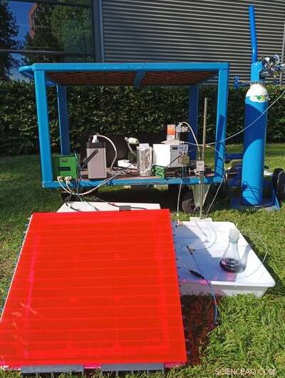 Amsterdam Scientists Build Fully Solar-Powered Autonomous Chemical Mini-Plant