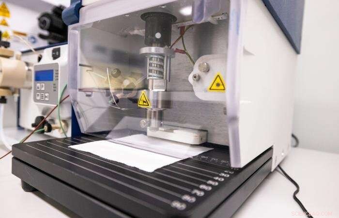 Fast Detection of Uranium Isotopes Enhances Nuclear Material Safeguards