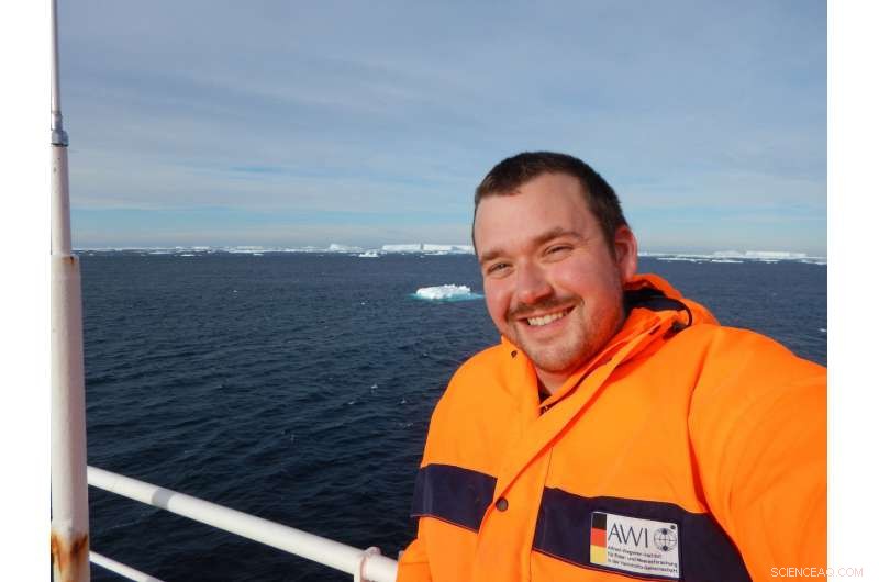 Comb Jellies May Represent the Earliest Diverging Lineage in the Animal Evolutionary Tree