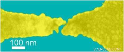Nanostructured Antenna Amplifies Light Intensity by 1,000× via Plasmonic Concentration