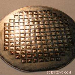 Harvard Engineers Showcase First Macro-Scale Thin-Film Solid Oxide Fuel Cell