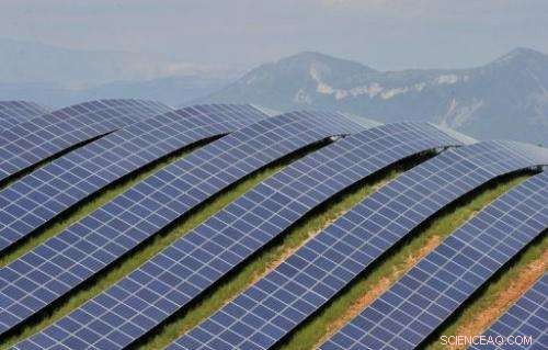 Revolutionary Super-Nano Plastic Fibres: Powering Next-Generation IT