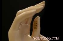 Revolutionary Fingertip Sensors Pave the Way for Advanced Surgical Gloves