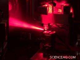 Scientists Confine Electrons in Nanopyramids to Boost Quantum Dot Innovation