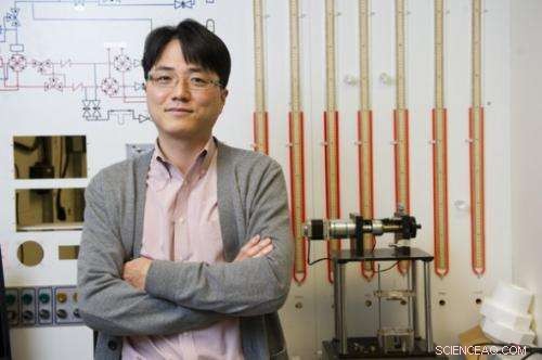 Flexible, Transparent Supercapacitor – A Thin, High-Performance Energy Storage Solution (Video)