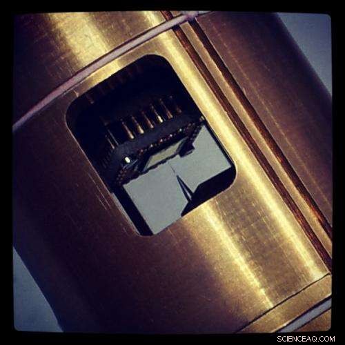 Super SQUID Sets New World Records in Superconductor Magnetic Field Measurement