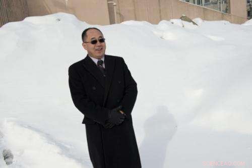 Unveiling Unique Snowfall Patterns at the Nanoscale