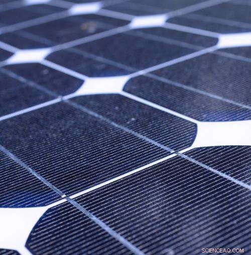 Advanced Solar Cell Design Boosts High‑Energy Photon Efficiency