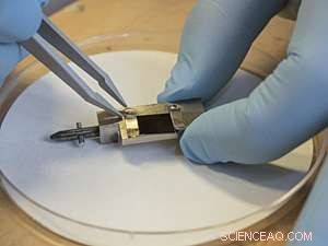 Pioneering Plasmonics: Cutting-Edge Research Aims to Shrink and Speed Up Devices