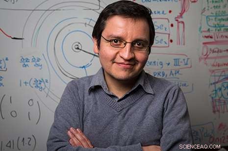 Scientists Leverage Discrete Differential Geometry to Precisely Map Graphene s Shape