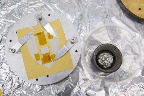 Scientists Create Vibrant Ultrathin Color Coatings for Paper Using Interference Techniques