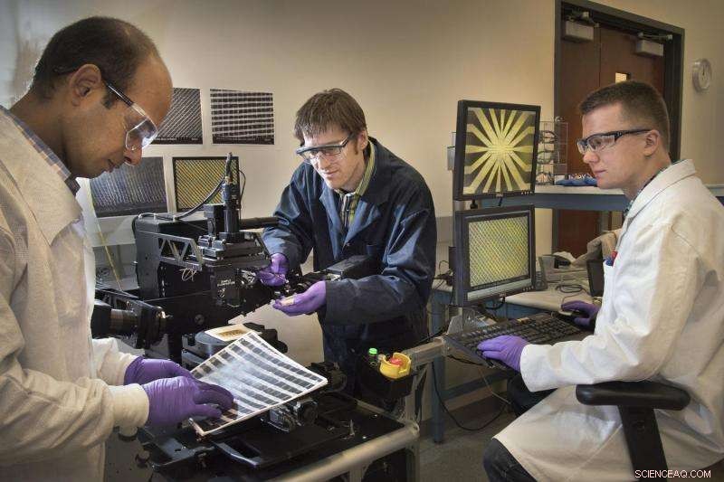 Lasers Assemble 34‑nm Platinum Grids for Advanced Nanoscale Geometry