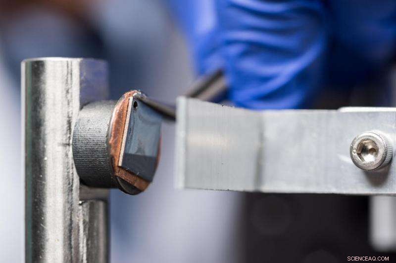 Nano-Mechanical Analysis Confirms Silicon’s Promise for Next-Gen Batteries