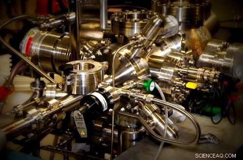 Revolutionary Atomic-Scale Construction Method Unveiled by UK Scientists