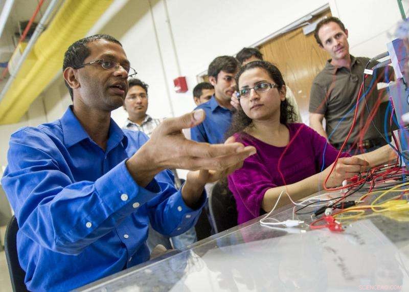 UTA Engineer Develops Innovative Device to Capture and Recycle Lost Heat Energy