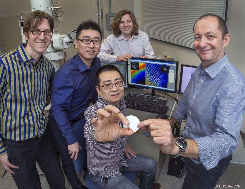 Scientists Engineer Gold Nanoparticles into Diamond-Like Superlattices