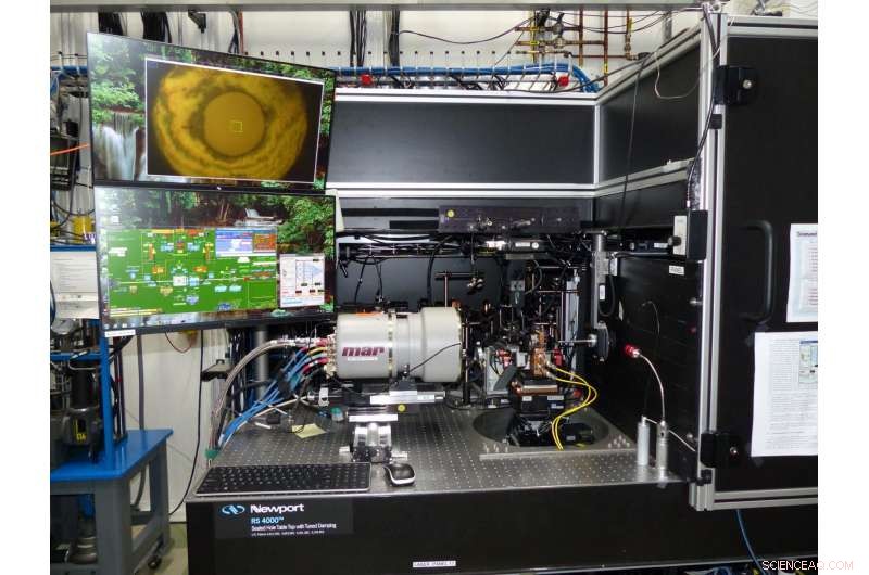 Diamonds Set New Record for Static Pressure in Advanced Physics Study