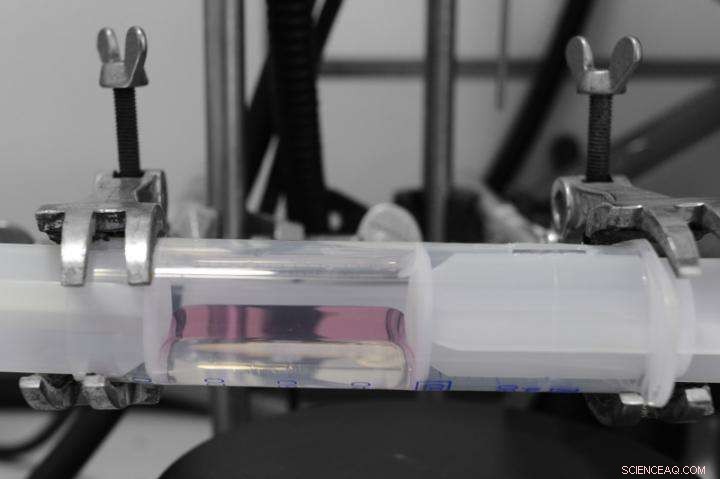 Stable Monolayer Nanoparticle Films via Tailored Chemical Linkages