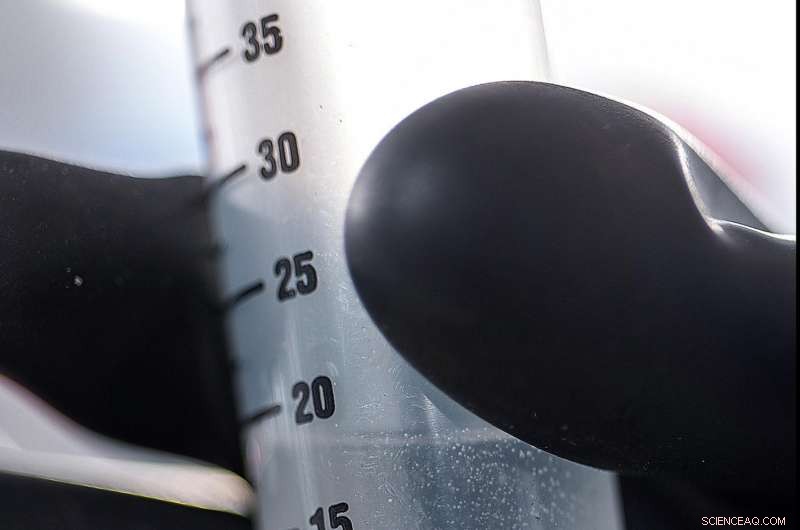 Affordable Method Turns Bulk Alloys into Oxide Nanowires