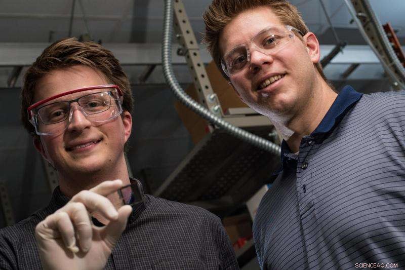 Revolutionary Low‑Voltage Electrochromic Glass Enables Multicolor Switching – Nanophotonics Team’s Breakthrough