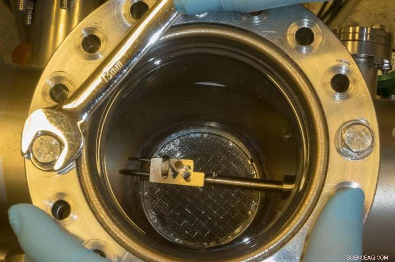 Physicists Explore Nanowire Technology to Revolutionize Electronics: Smaller, Faster, Cheaper