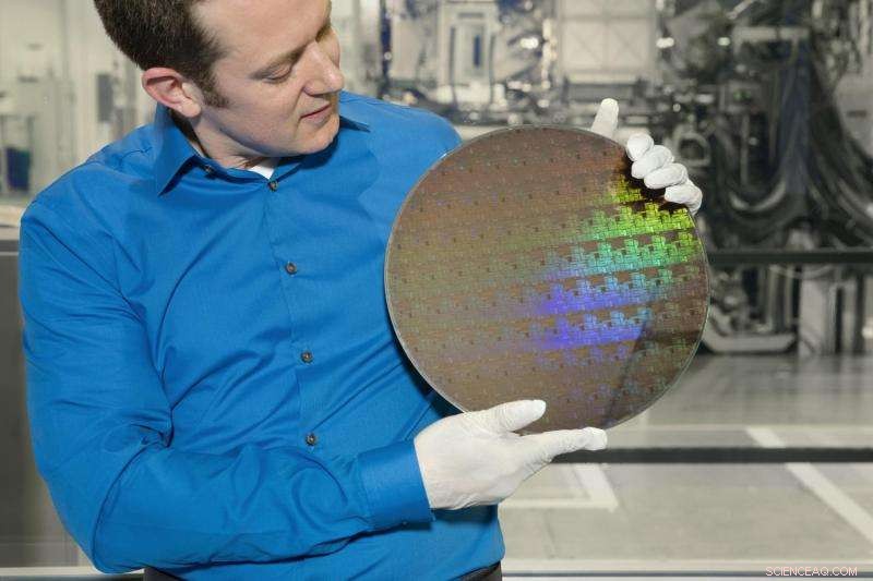IBM Research Alliance Unveils 5nm Silicon Nanosheet Transistor, Delivering 40% Performance Gains