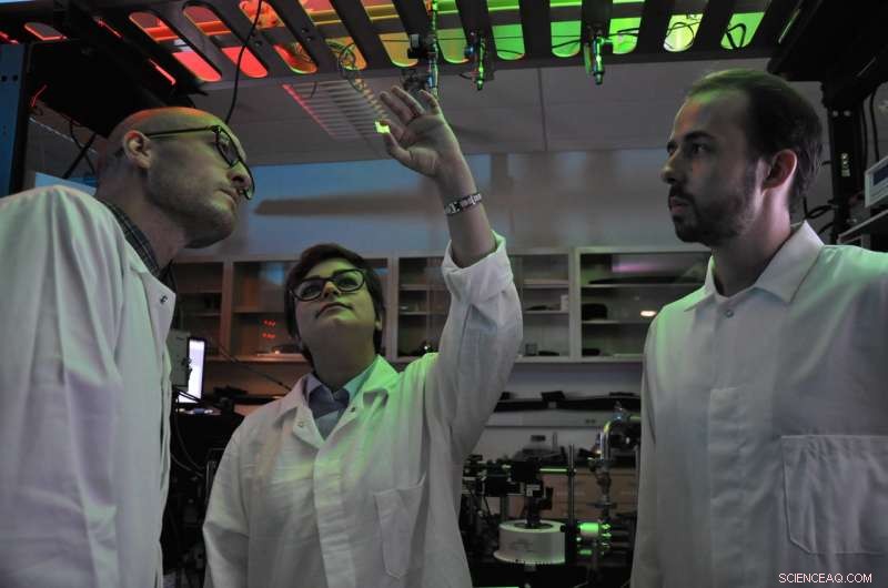 Prototype Demonstrates Doubling Efficiency in Tiny Photodetectors