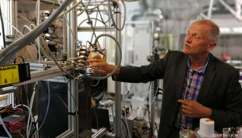 Aalto University Breakthrough: First Colored Carbon Nanotube Thin Films