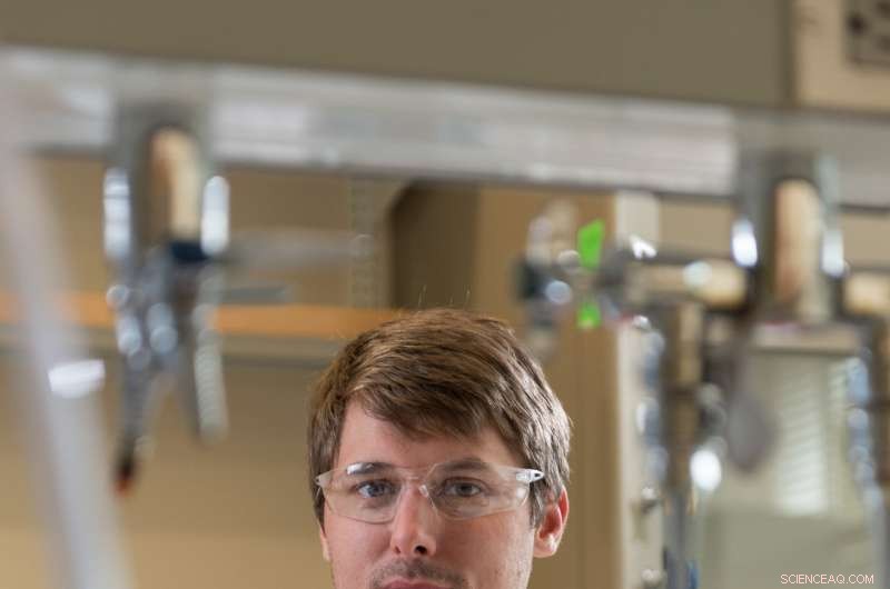 Red Glow Imaging Improves Identification of RNA-Delivery Nanoparticles