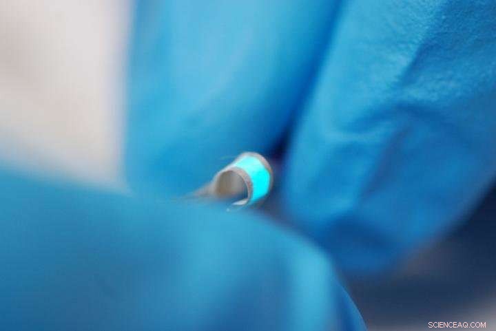 Graphene Revolutionizes Smart Textiles: Affordable, Durable Electronic Fibers