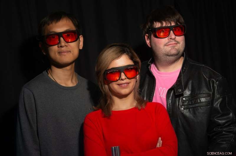 Rice University Study: Photoluminescence Dominates Light Emission from Plasmonic Nanoparticles