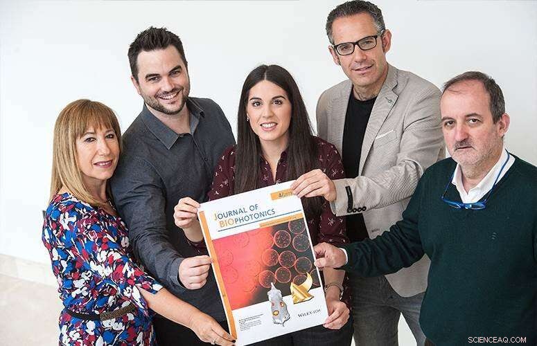 Natural Fluorescence‑Based Biomedical Devices for Precise In Vivo Monitoring