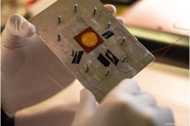 Enhancing Molecular Detection: Nanoparticles Amplify Light via Spectral Overlap