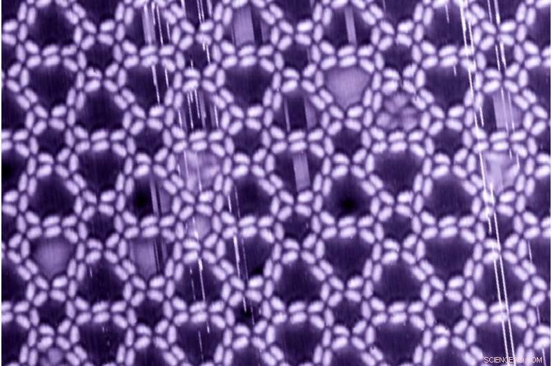 TUM Researchers Build Complex Porous Chiral Nanostructures from Simple Linear Rods