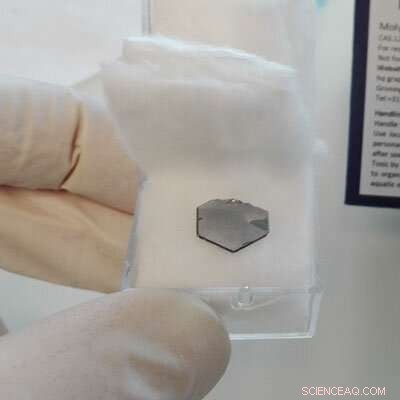 High-Speed Light Sensor Leveraging Two- Dimensional Materials